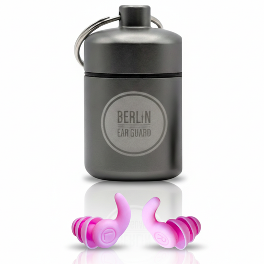 OHRSTÖPSEL "Spreesurferin" | SCHWIMMEN, SCHNORCHELN, TAUCHEN, WASSERSPORT, DUSCHEN, BADEN in Pink mit Aluminium-Etui von Berlin Ear Guard